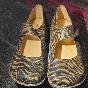 Alegria Black and Gold Dress Shoes with Mary Jane Style